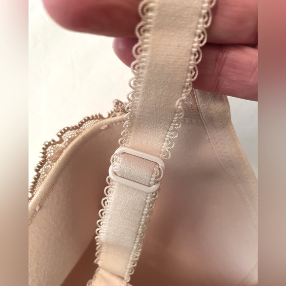 Le Mystere Dream Tisha Lace Full busted Bra size 40C in a cream colour. - Picture 3 of 7